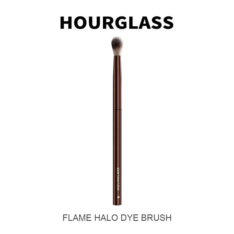 Hourglass :  Ensemble de pinceaux de maquillage.