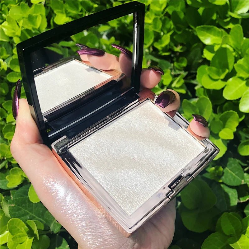 GUICAMI Nouvelle Palette de Maquillage Illuminateur Poudre Scintillante Highlighter Base Illuminateur Visage Contour Bronzer Doré