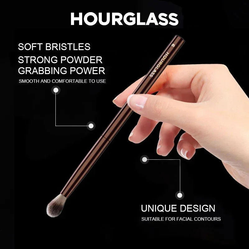 Hourglass :  Ensemble de pinceaux de maquillage.