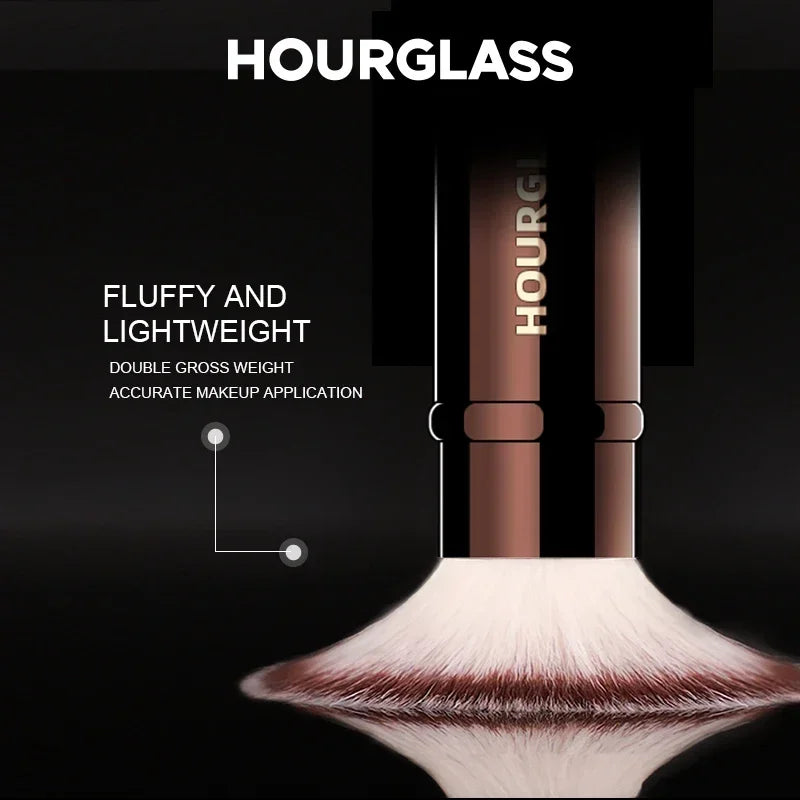 Hourglass :  Ensemble de pinceaux de maquillage.