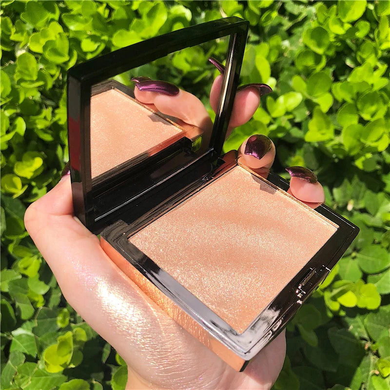 GUICAMI Nouvelle Palette de Maquillage Illuminateur Poudre Scintillante Highlighter Base Illuminateur Visage Contour Bronzer Doré